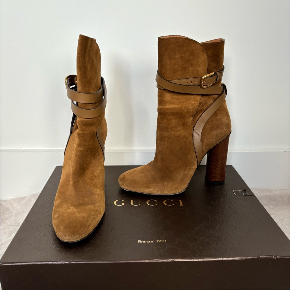 Gucci Māori Lifford Tan Suede Boots